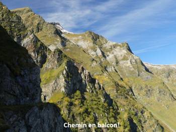 027 Chemin en balcon!